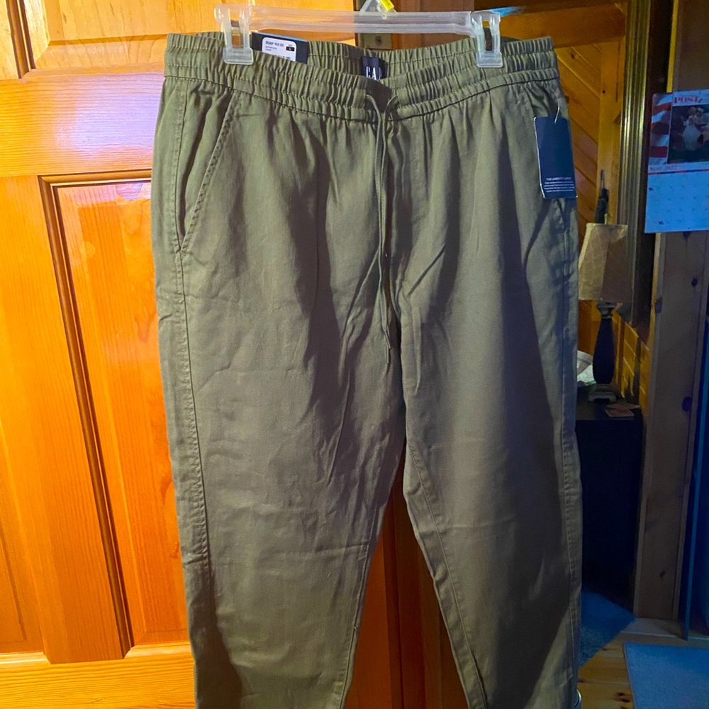 New army green joggers with tags!!